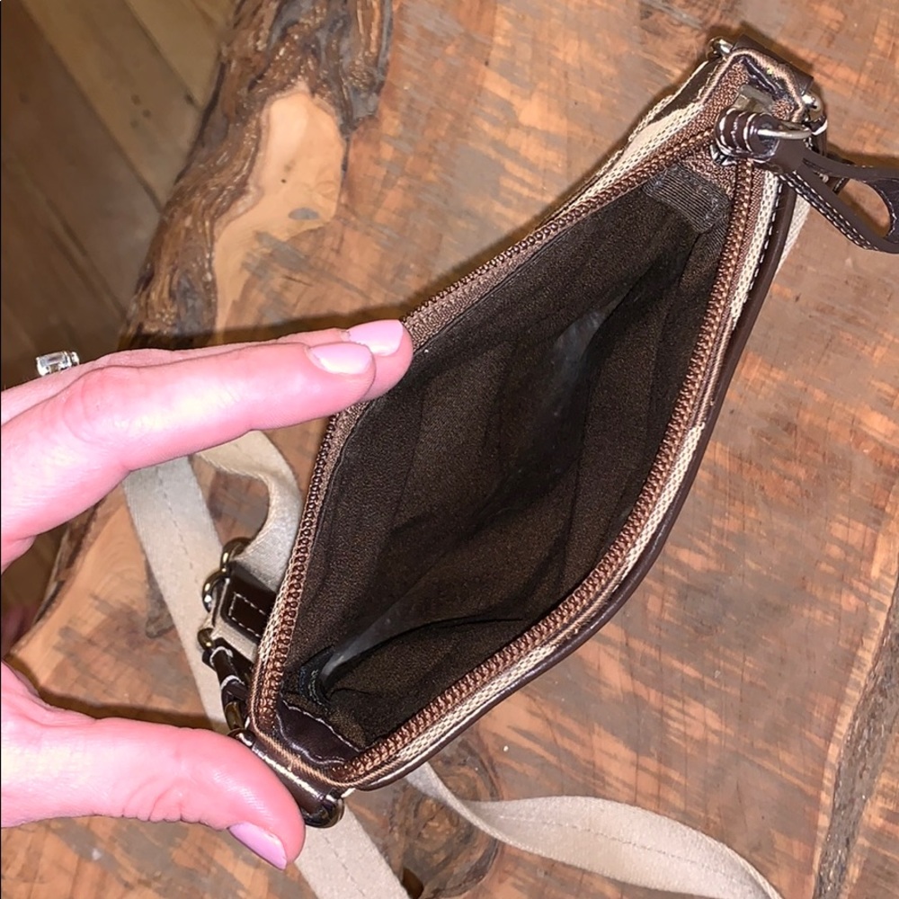 Small Coach crossbody - Picture 3 of 4